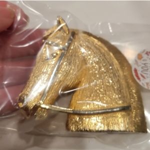 VINTAGE SIGNED GAY BOYER GOLD-TONE HORSE HEAD BELT BUCKLE